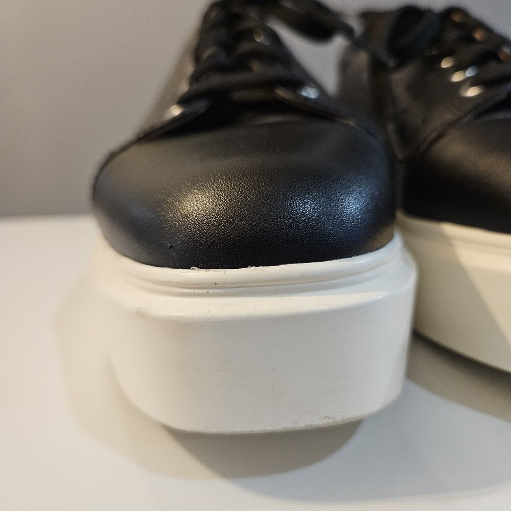Linea Paolo Black Perforated Womens Lace-Up Platform Sneakers Size 9M - Picture 14 of 14